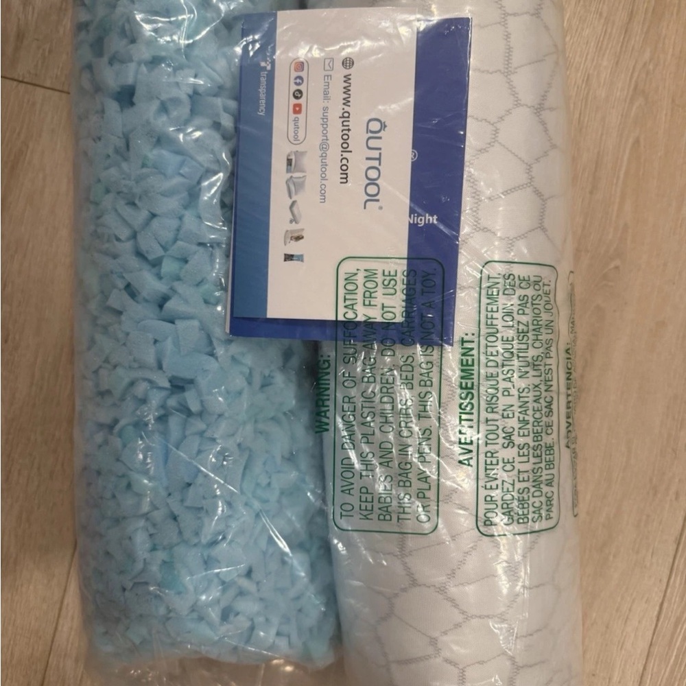 Blue and White Home Bedding Pillow